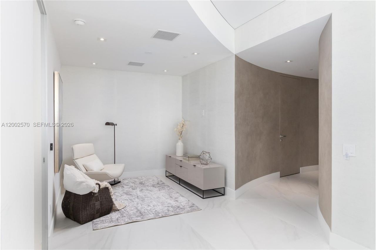 18975 Collins Ave , Unit 504, Sunny Isles Beach, FL 33160 Photo