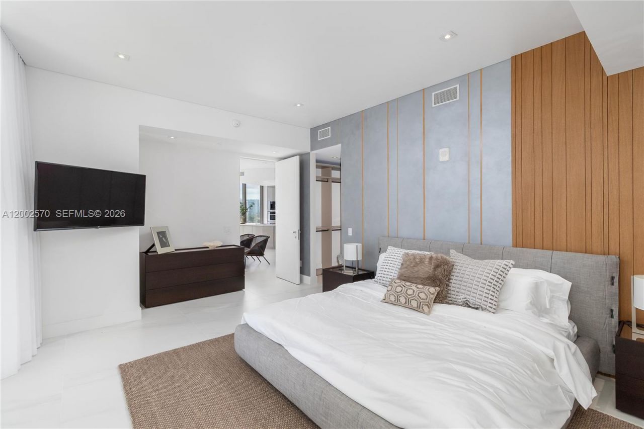 18975 Collins Ave , Unit 504, Sunny Isles Beach, FL 33160 Photo