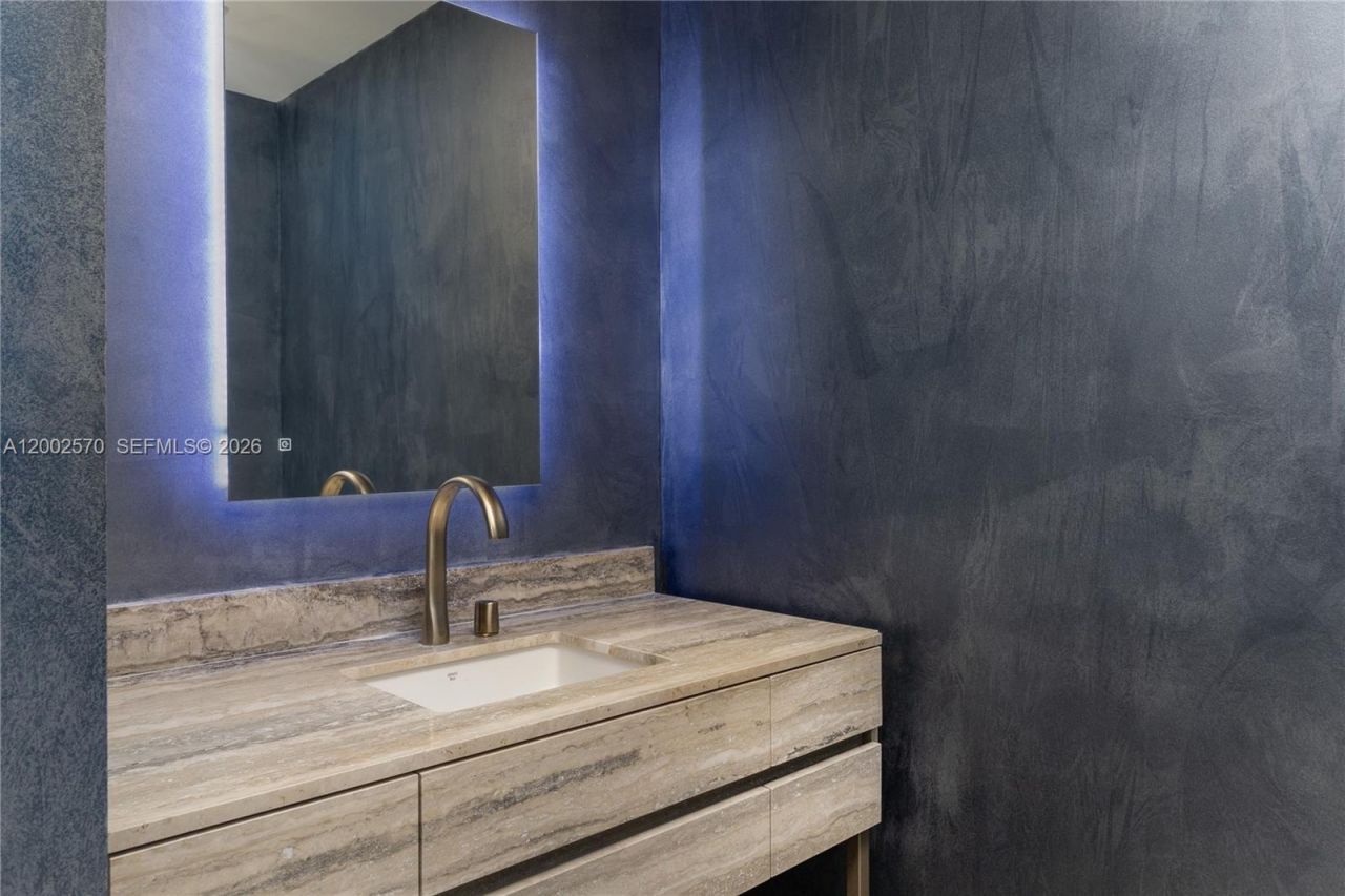 18975 Collins Ave , Unit 504, Sunny Isles Beach, FL 33160 Photo