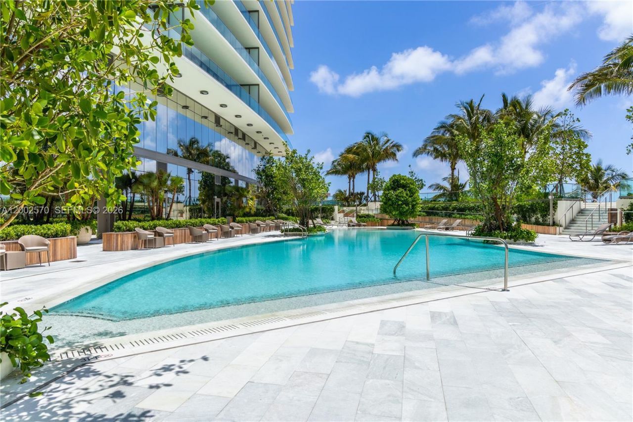18975 Collins Ave , Unit 504, Sunny Isles Beach, FL 33160 Photo