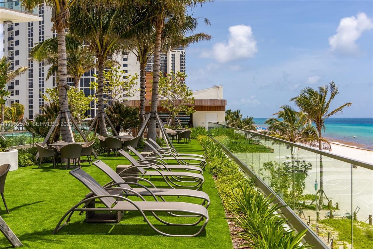 18975 Collins Ave , Unit 504, Sunny Isles Beach, FL 33160 Photo