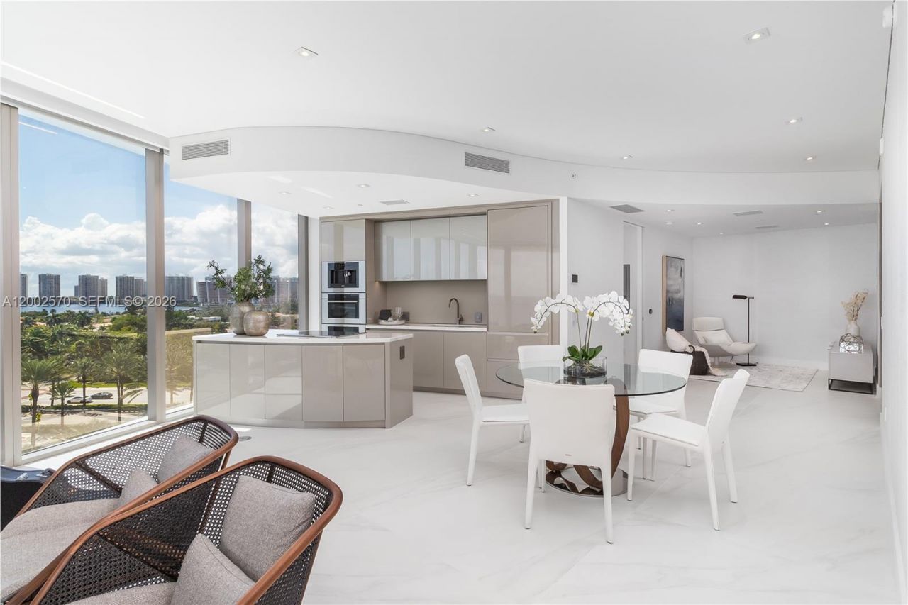 18975 Collins Ave , Unit 504, Sunny Isles Beach, FL 33160 Photo