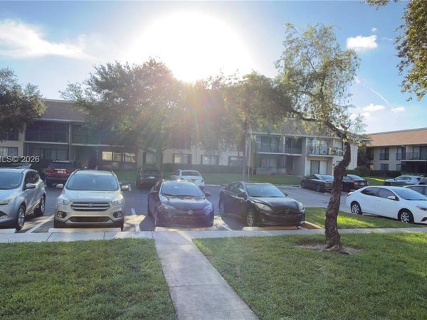 5855 Washington St, Unit 90, Hollywood, FL 33023