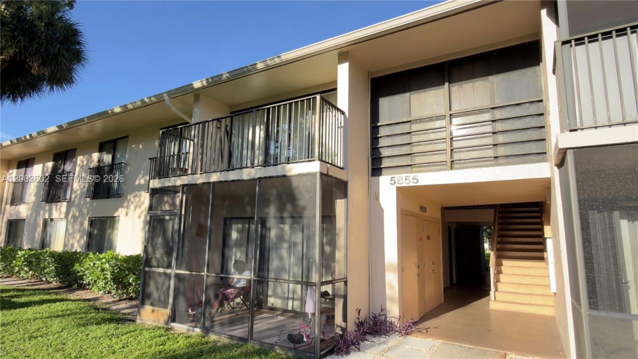 5855 Washington St, Unit 90, Hollywood, FL 33023 Photo