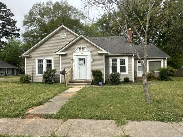 104 S Gannaway Street , Warren, AR 71671