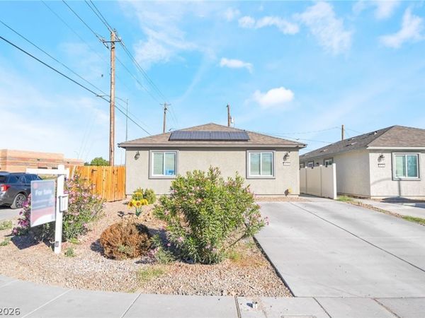 878 W Lake Mead Boulevard , Las Vegas, NV 89106