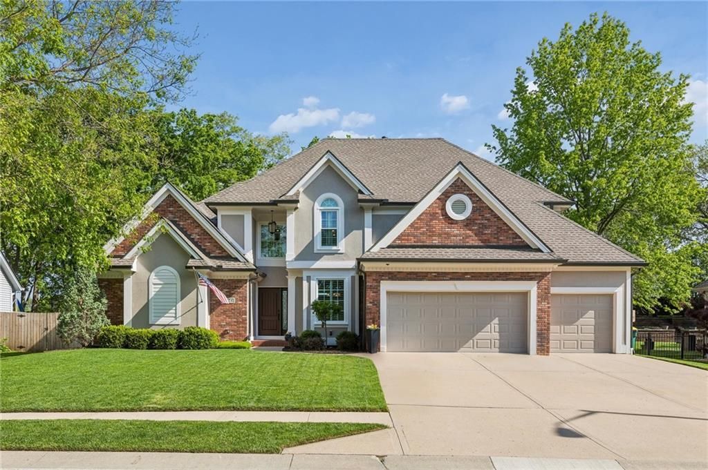 6704 NW Monticello Drive, Parkville, MO 64152 Main Photo