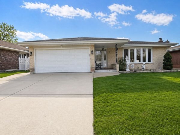 3044 Halifax Avenue, Westchester, IL 60154