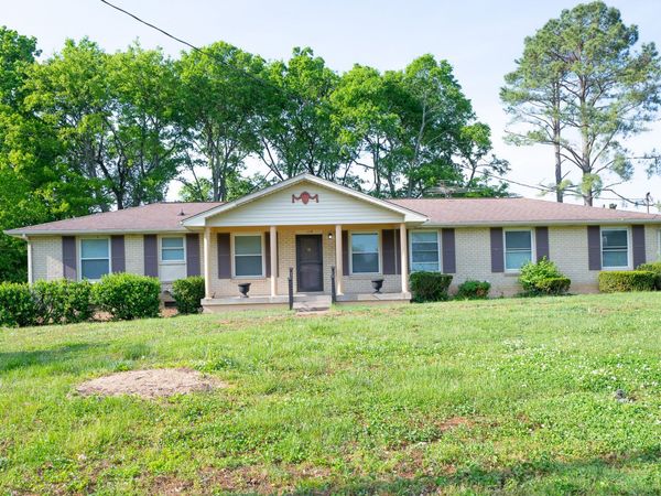 119 Chippendale Dr , Hendersonville, TN 37075