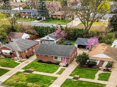 9075 W Parkway Street, Redford Twp, MI 48239