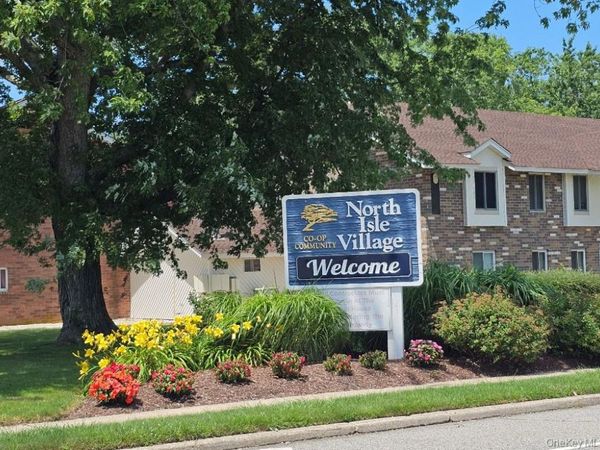 109 Pointe Circle S, Unit 109, Coram, NY 11727