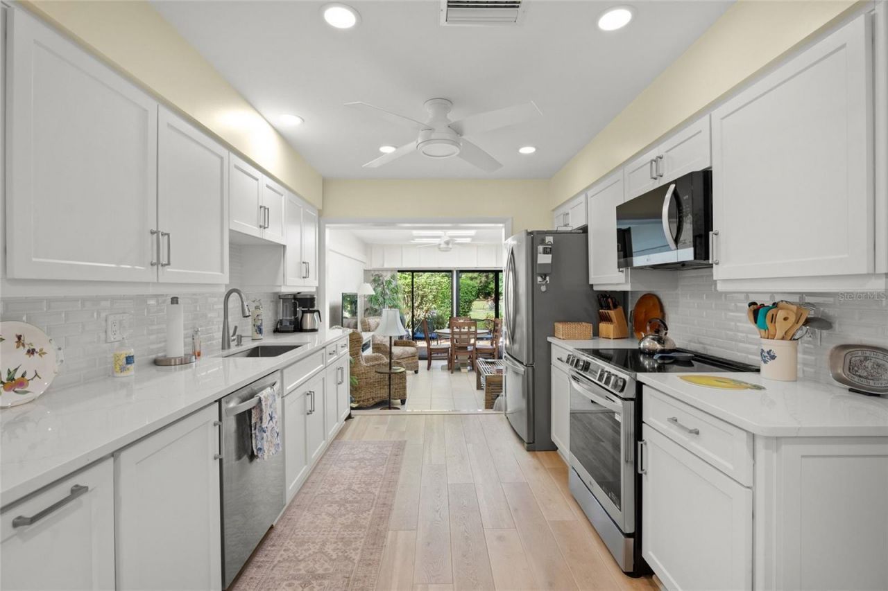 4688 Oak Hollow Drive , Unit 25, Sarasota, FL 34241 Photo