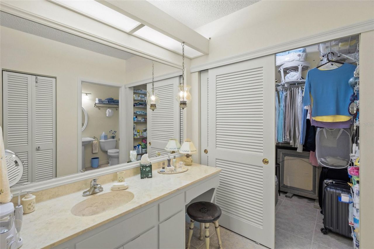 4688 Oak Hollow Drive , Unit 25, Sarasota, FL 34241 Photo