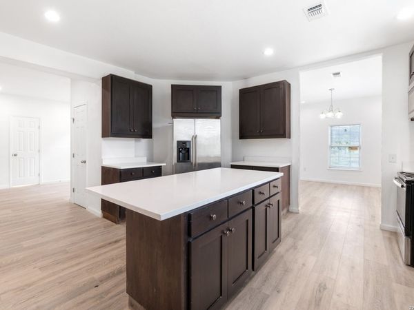 323 Lakeside, Lakehills, TX 78063