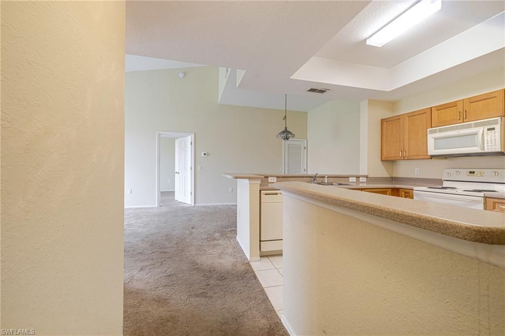 9025 Colby Dr, Unit 2120, Fort Myers, FL 33919 Photo