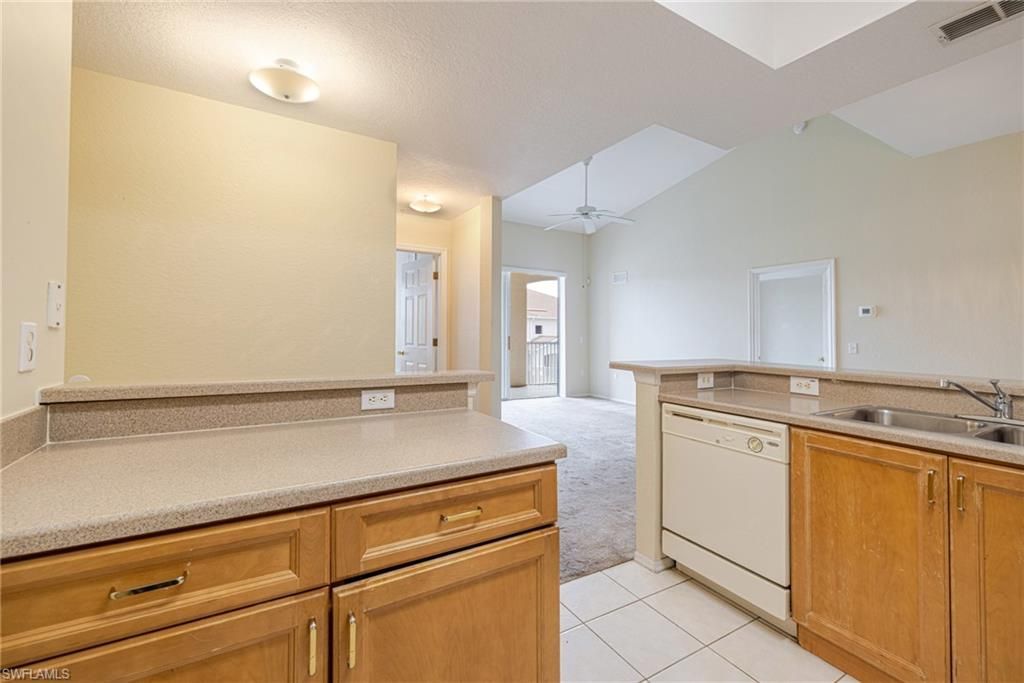 9025 Colby Dr, Unit 2120, Fort Myers, FL 33919 Photo