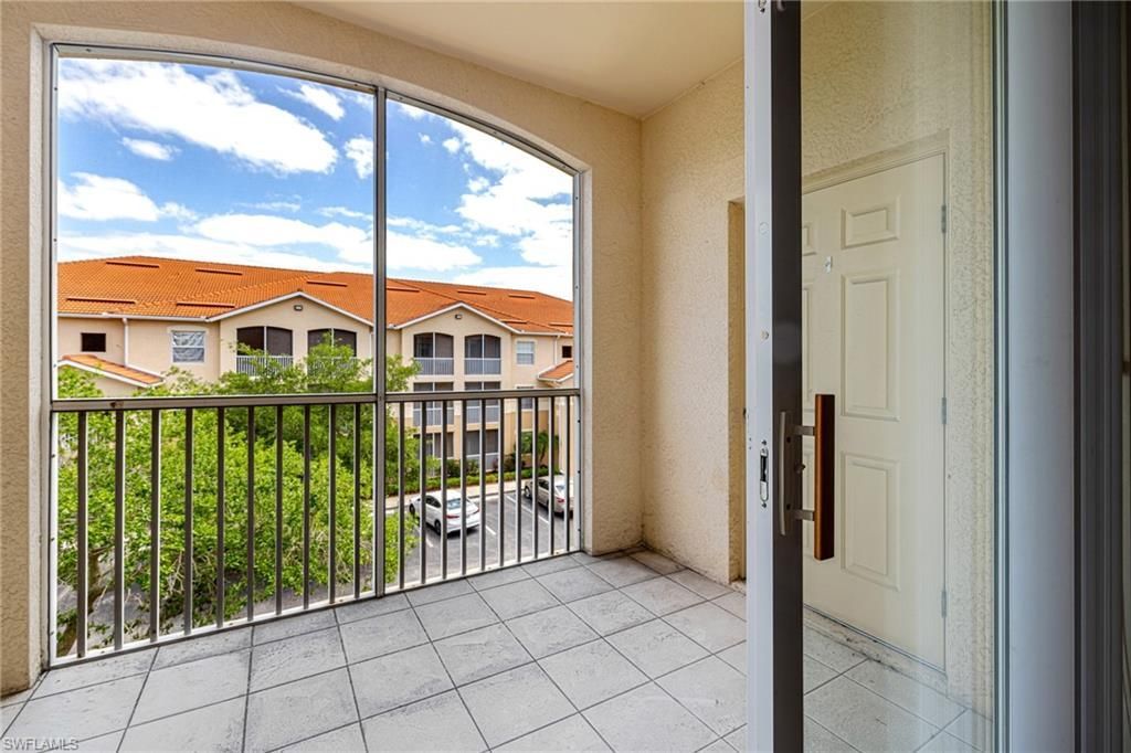 9025 Colby Dr, Unit 2120, Fort Myers, FL 33919 Photo