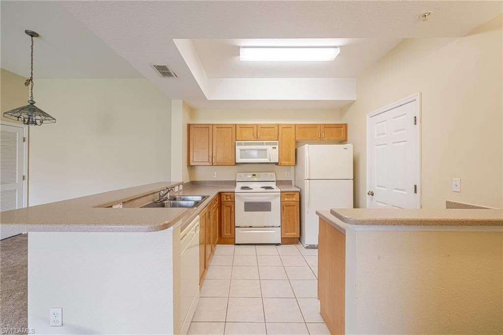 9025 Colby Dr, Unit 2120, Fort Myers, FL 33919 Photo