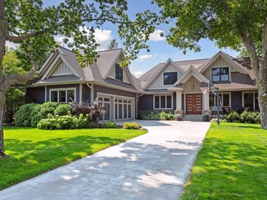 154 Babcock Lane, Wayzata, MN 55391