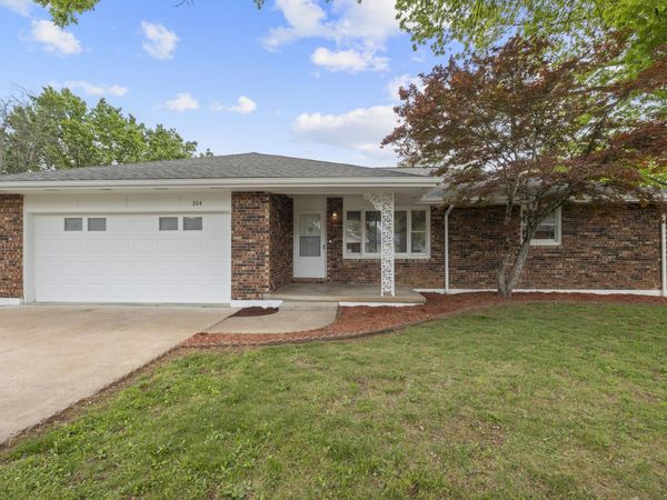 304 Greenbrier Lane , Hollister, MO 65672