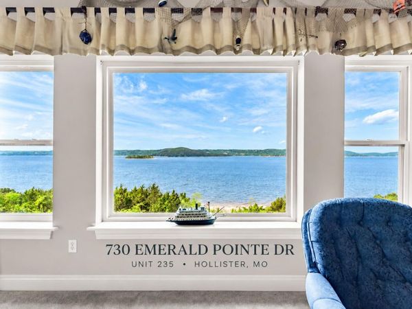 730 Emerald Pointe Drive, Unit 235, Hollister, MO 65672