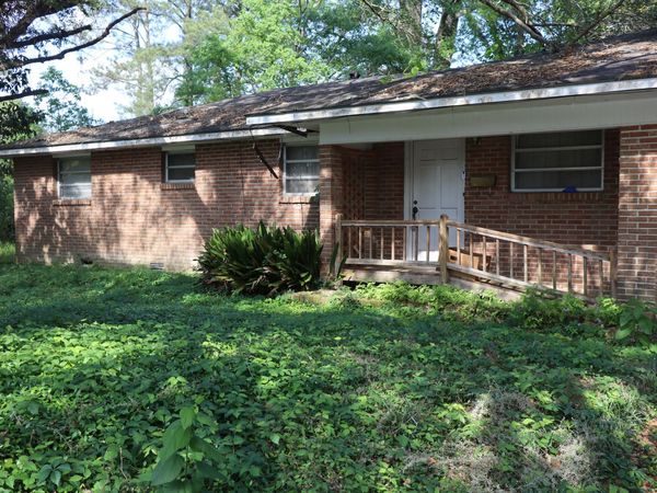 1108 Broadmoor Ave., Columbia, MS 39429