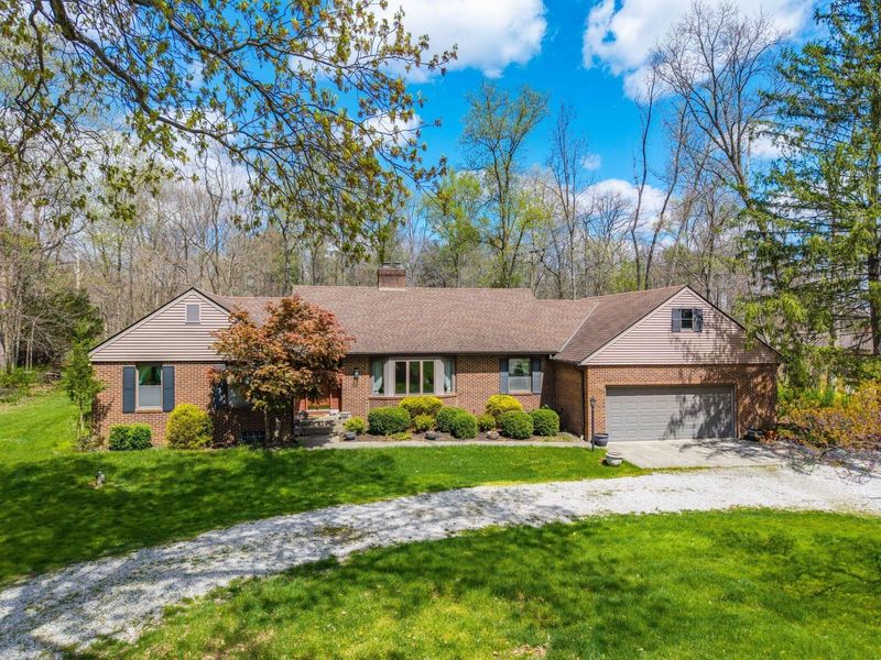 2434 Carriage Road, Powell, OH 43065 Photo 3