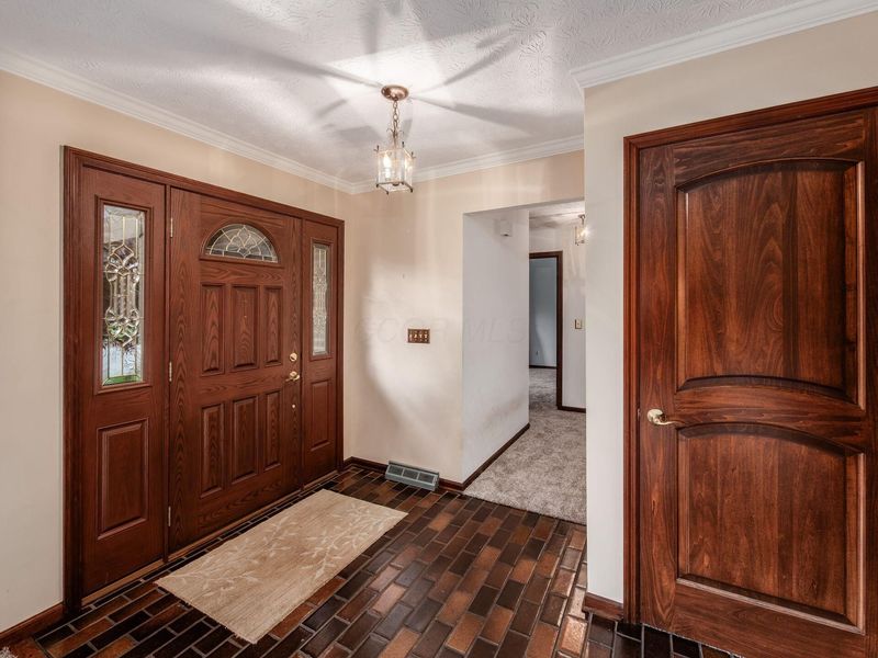 2434 Carriage Road, Powell, OH 43065 Photo 6