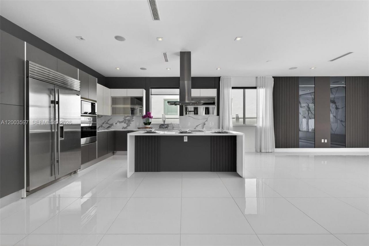 10431 NW 68th Ter , Doral, FL 33178 Photo