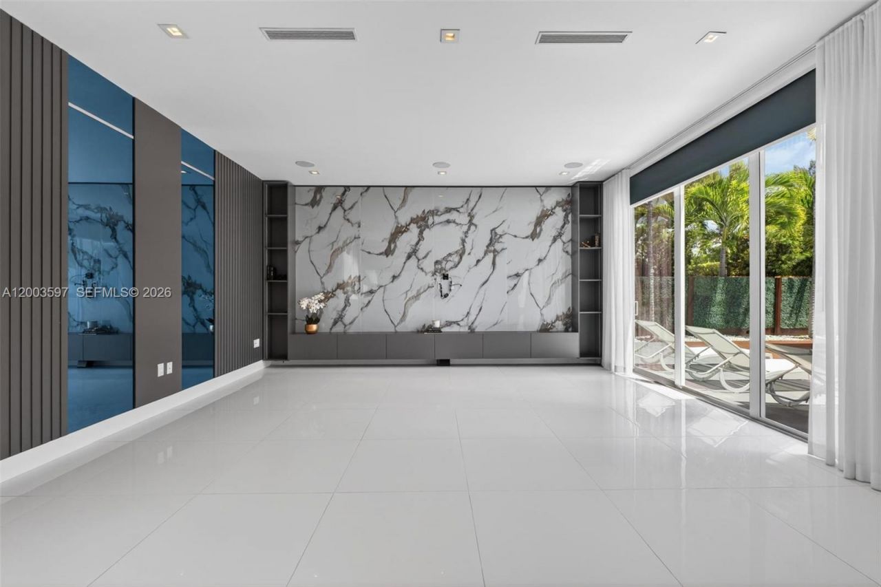 10431 NW 68th Ter , Doral, FL 33178 Photo