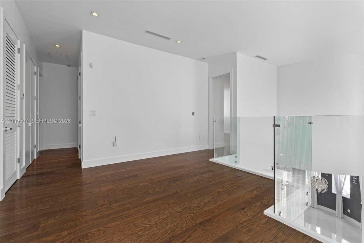 10431 NW 68th Ter , Doral, FL 33178 Photo