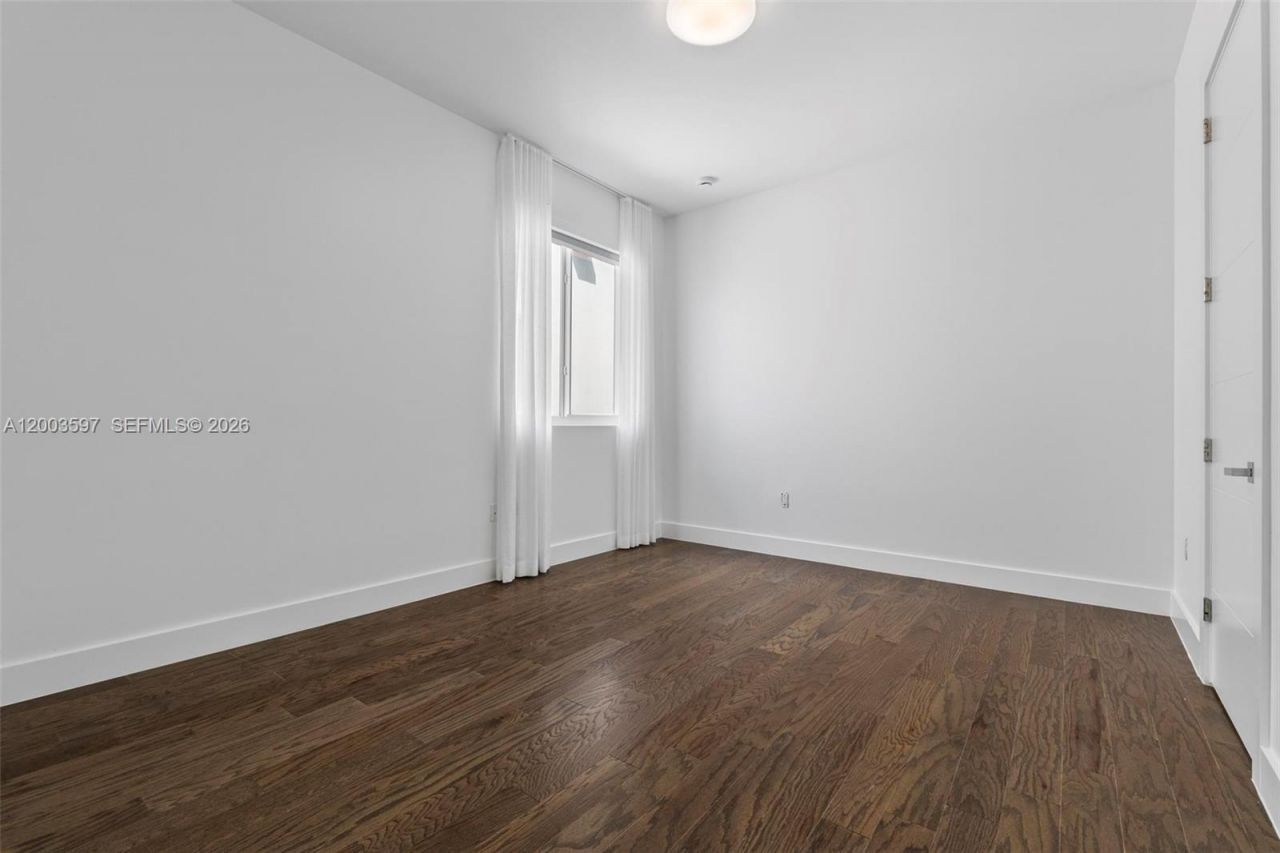 10431 NW 68th Ter , Doral, FL 33178 Photo