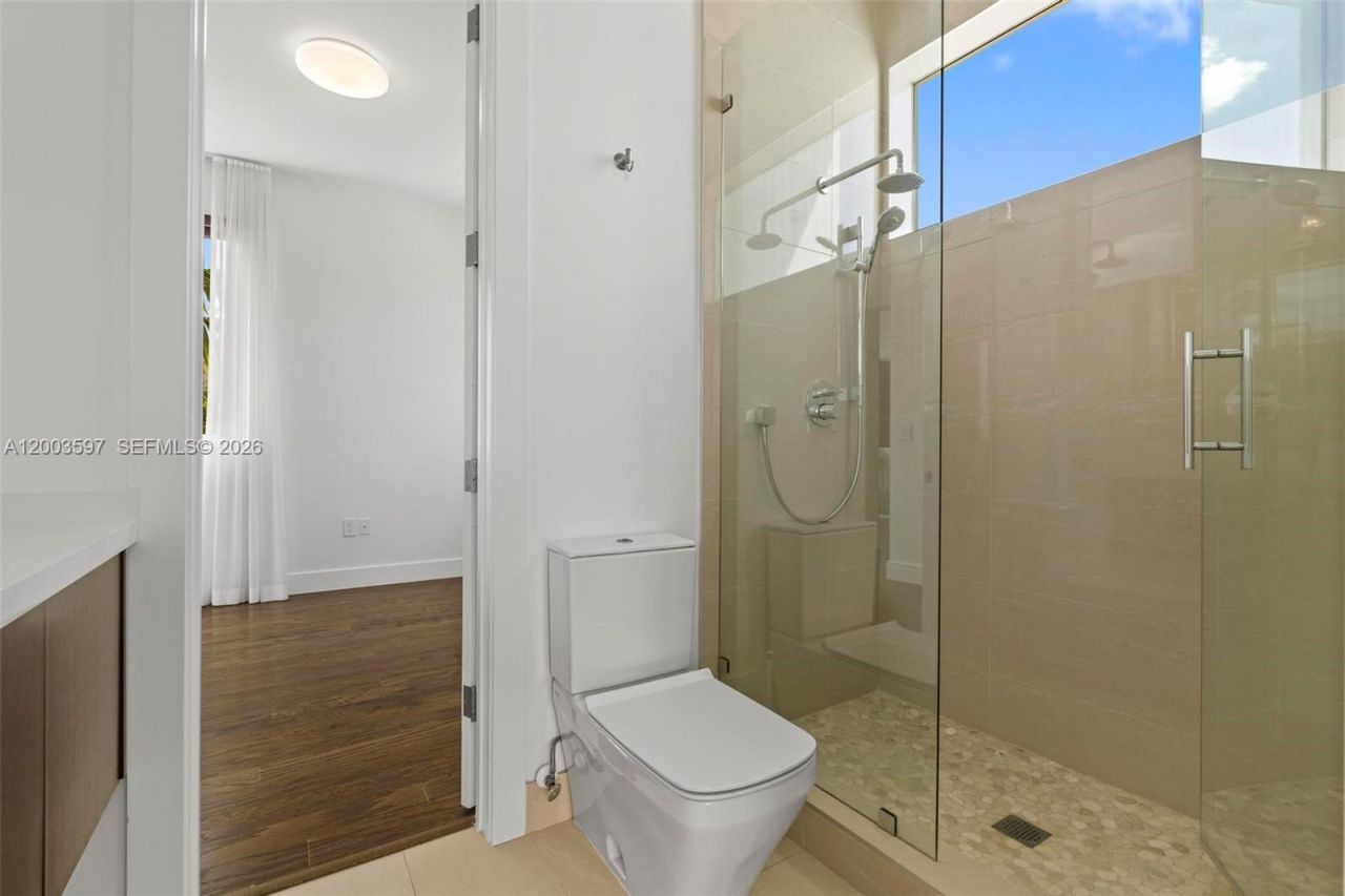 10431 NW 68th Ter , Doral, FL 33178 Photo