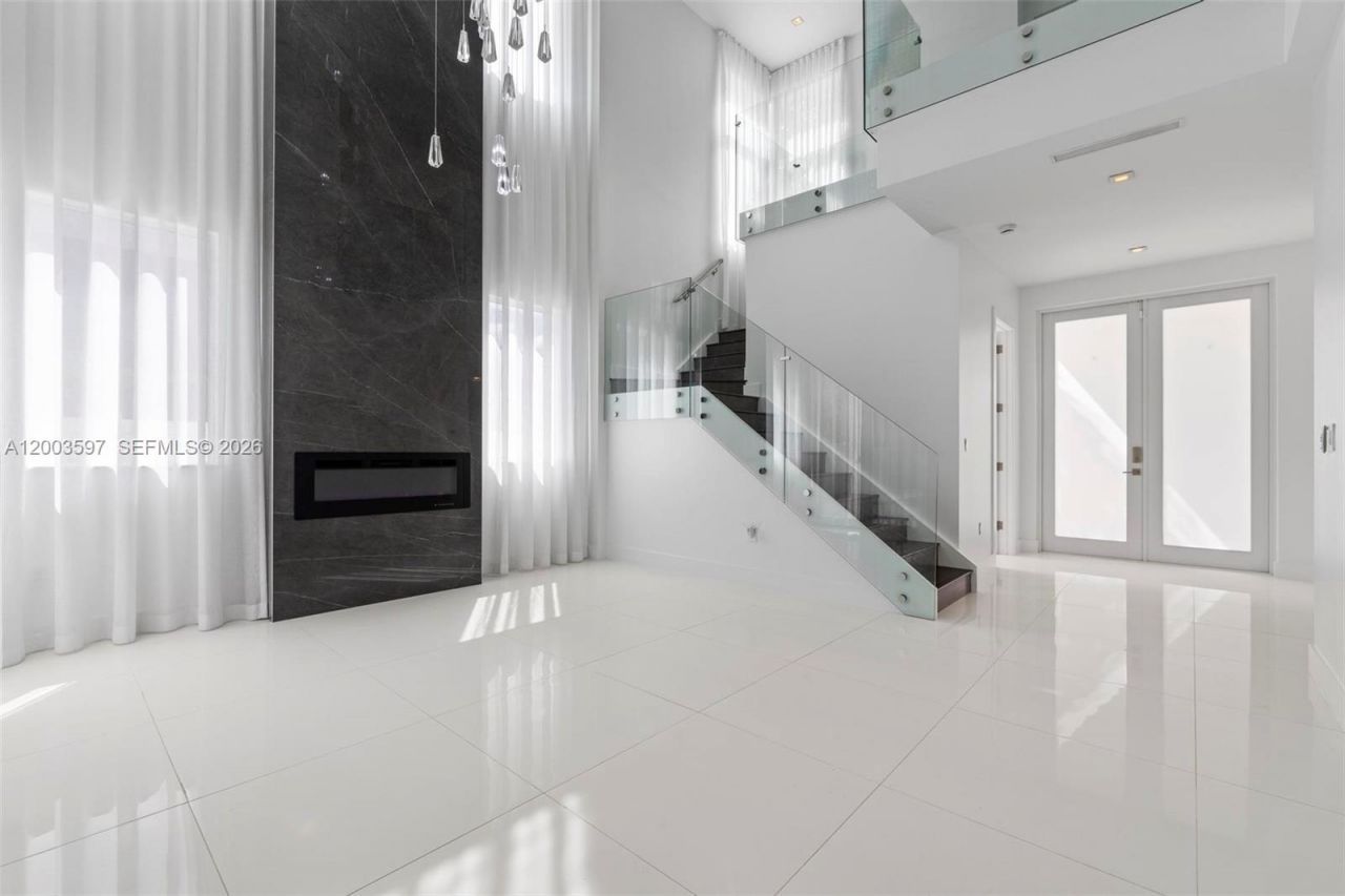 10431 NW 68th Ter , Doral, FL 33178 Photo