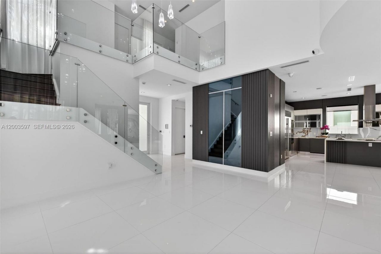 10431 NW 68th Ter , Doral, FL 33178 Photo