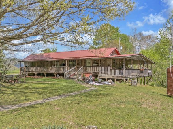 55 Brier Ridge, Hinton, WV 25951