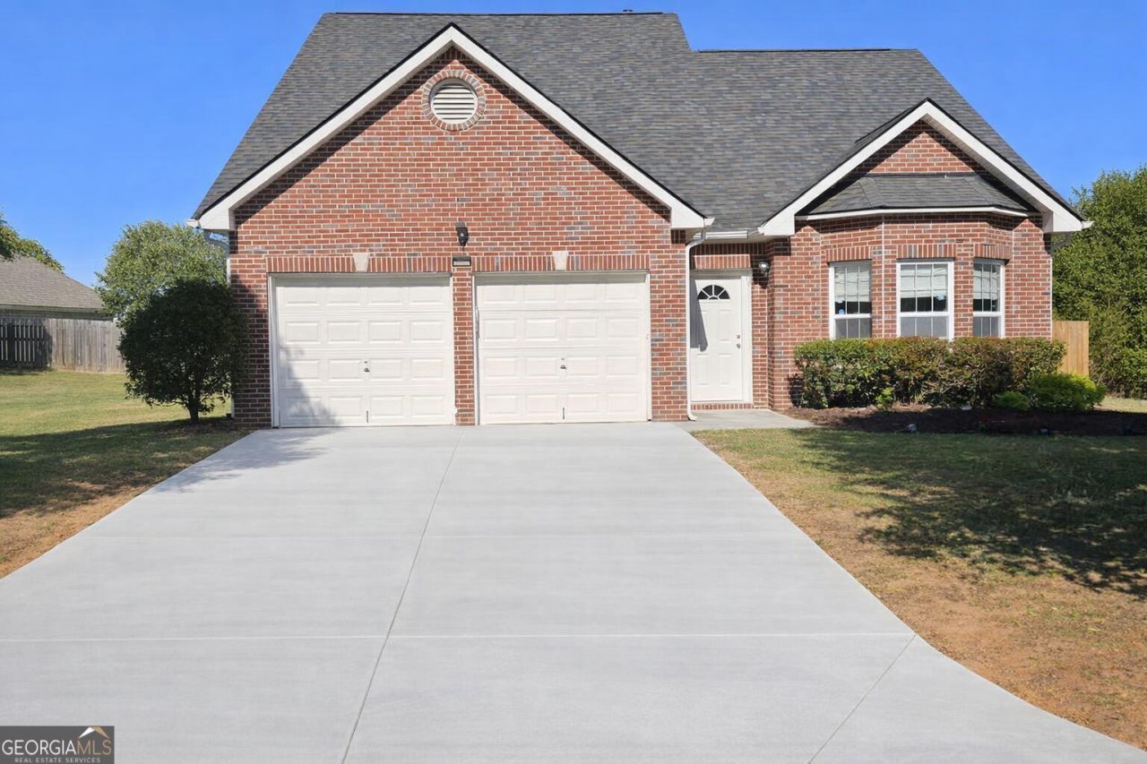420 Blackwood Lane, Suwanee, GA 30024 Main Photo