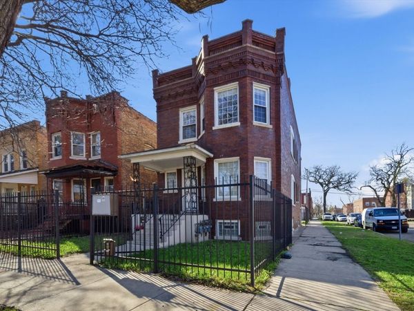 4957 W Superior Street , Unit 2, Chicago, IL 60644