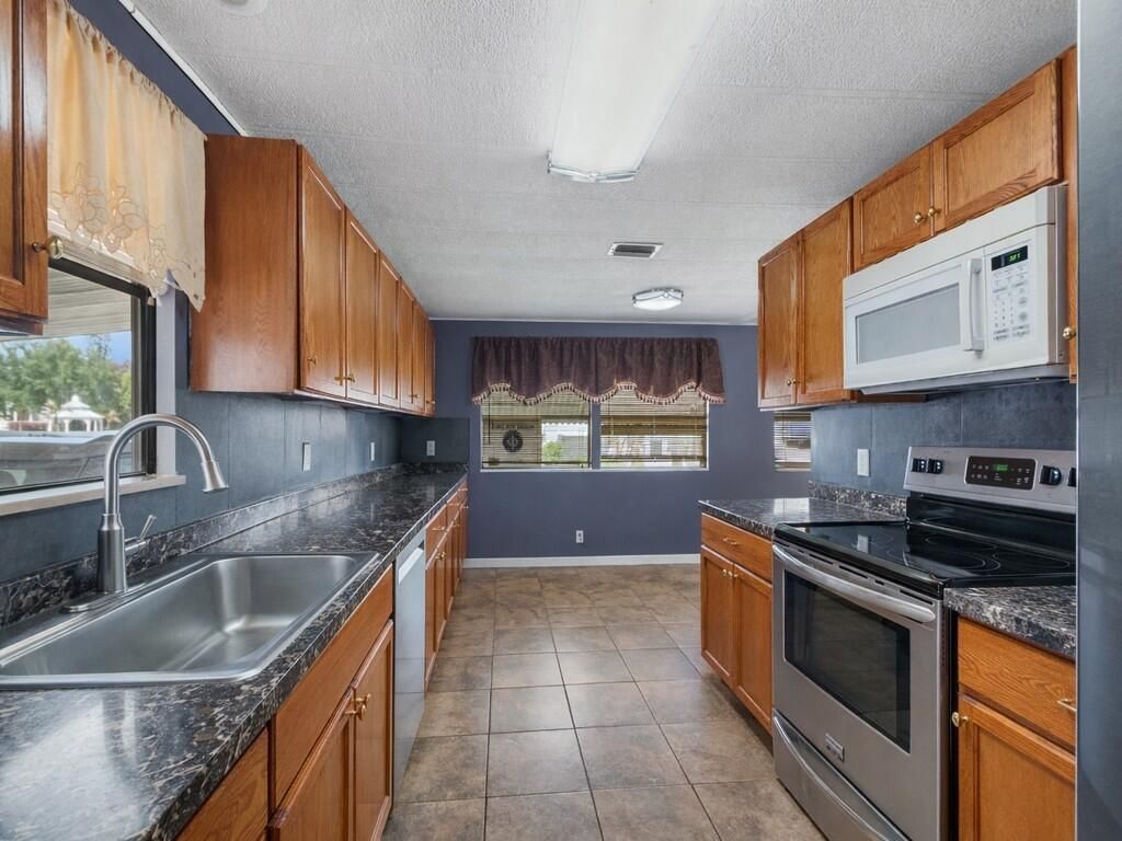 225 NE Forrest Court, Jensen Beach, FL 34957 Photo