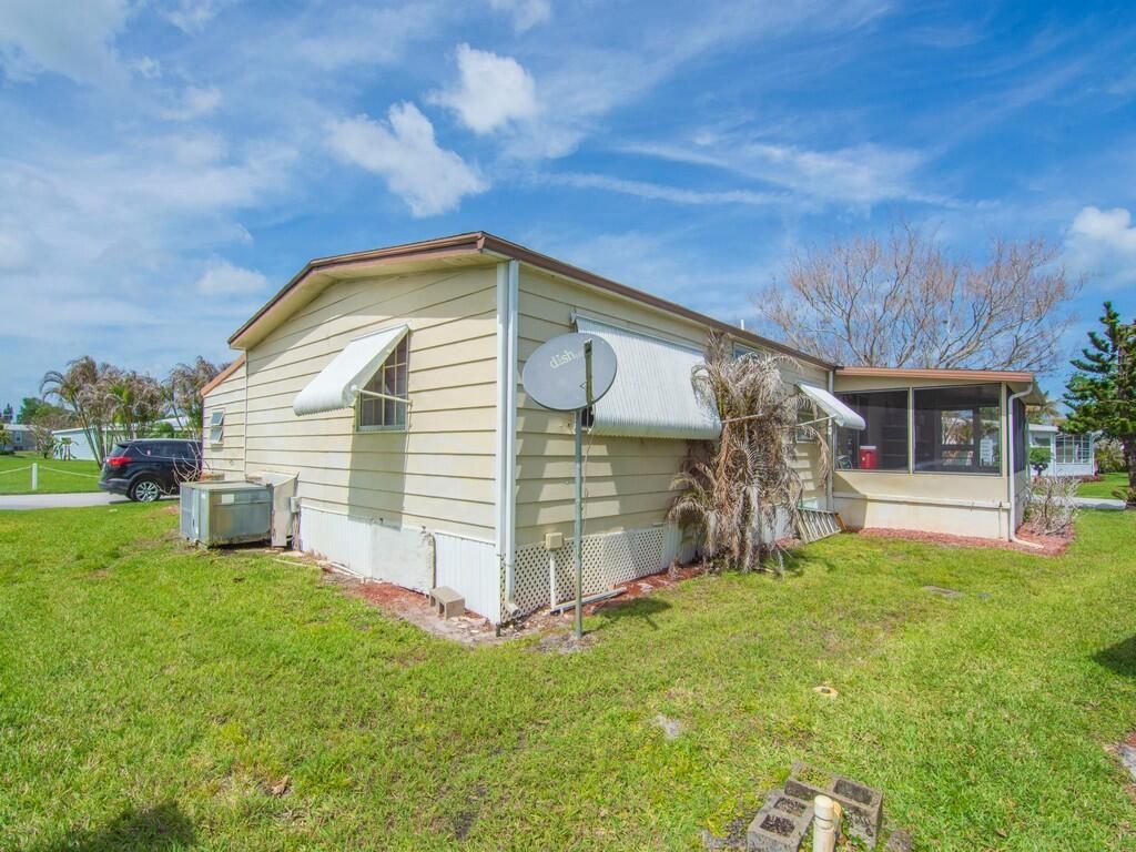 225 NE Forrest Court, Jensen Beach, FL 34957 Photo