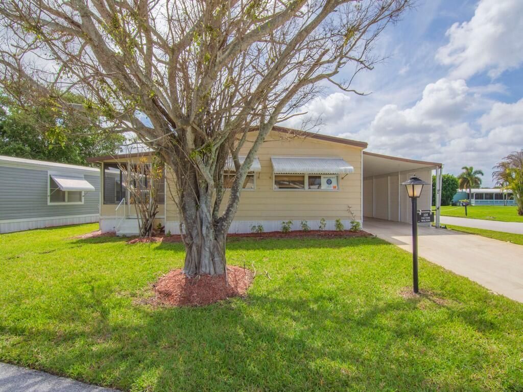 225 NE Forrest Court, Jensen Beach, FL 34957 Photo