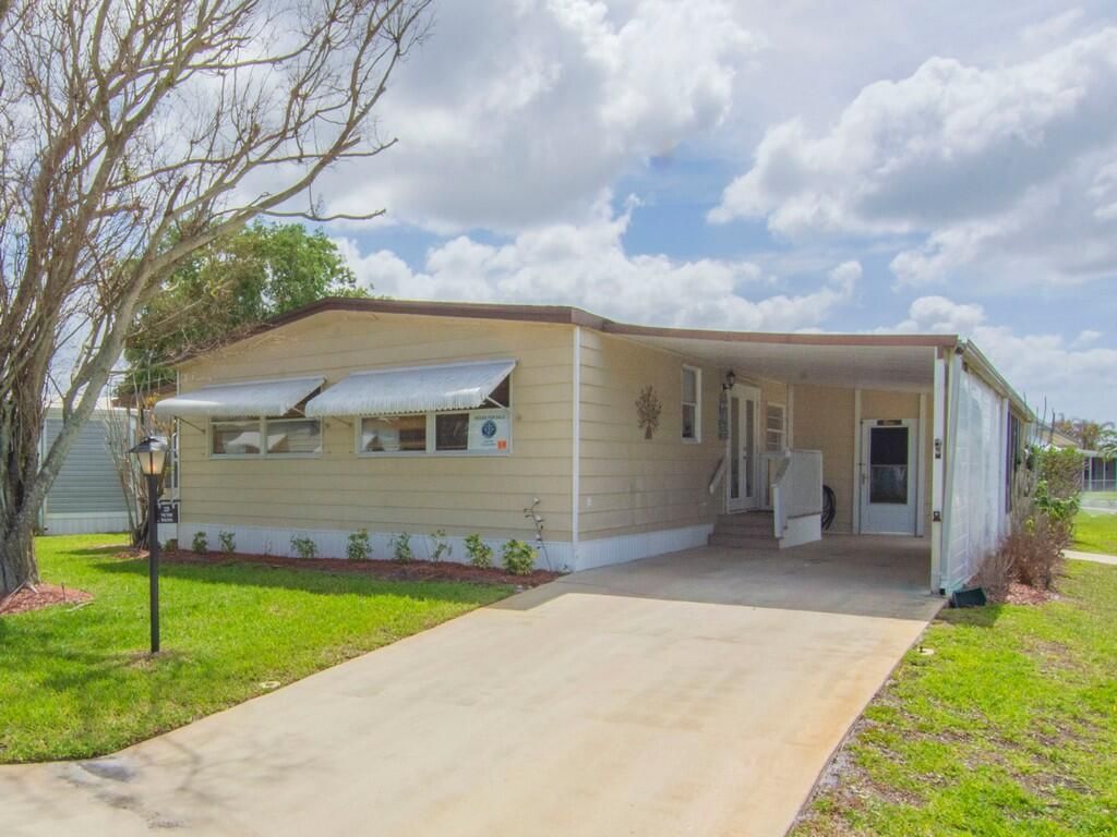 225 NE Forrest Court, Jensen Beach, FL 34957 Photo