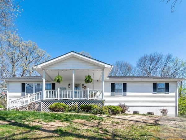 624 Old Lashmeet Rd, Rock, WV 24747