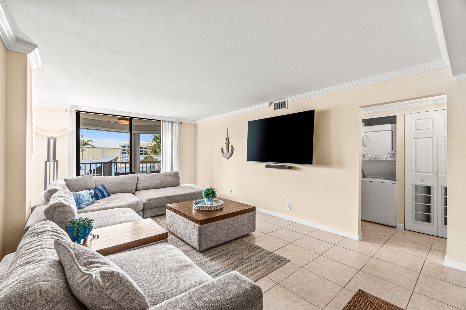890 N Federal Highway, Unit 311, Lake Worth Beach, FL 33460 Photo