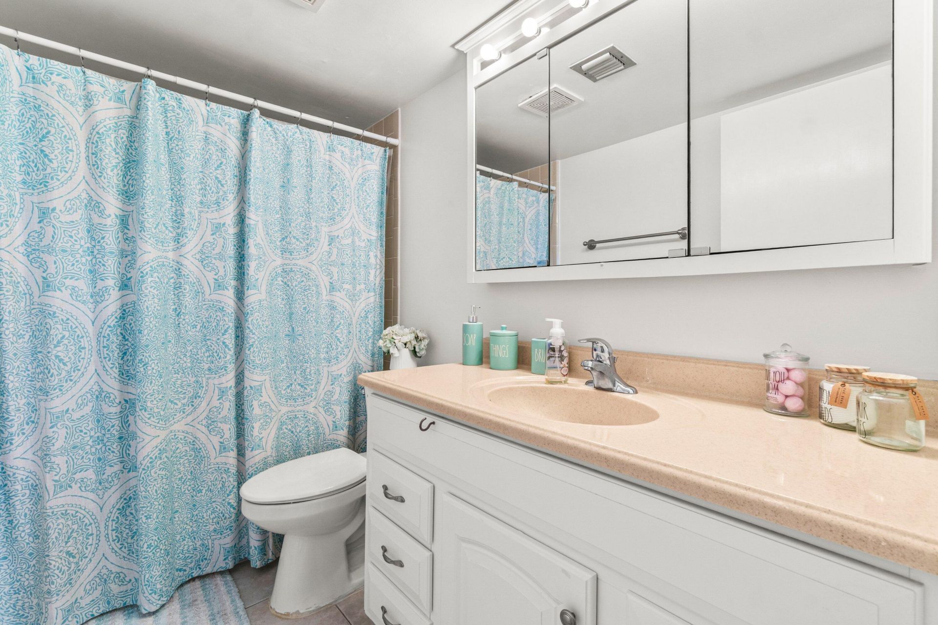 890 N Federal Highway, Unit 311, Lake Worth Beach, FL 33460 Photo