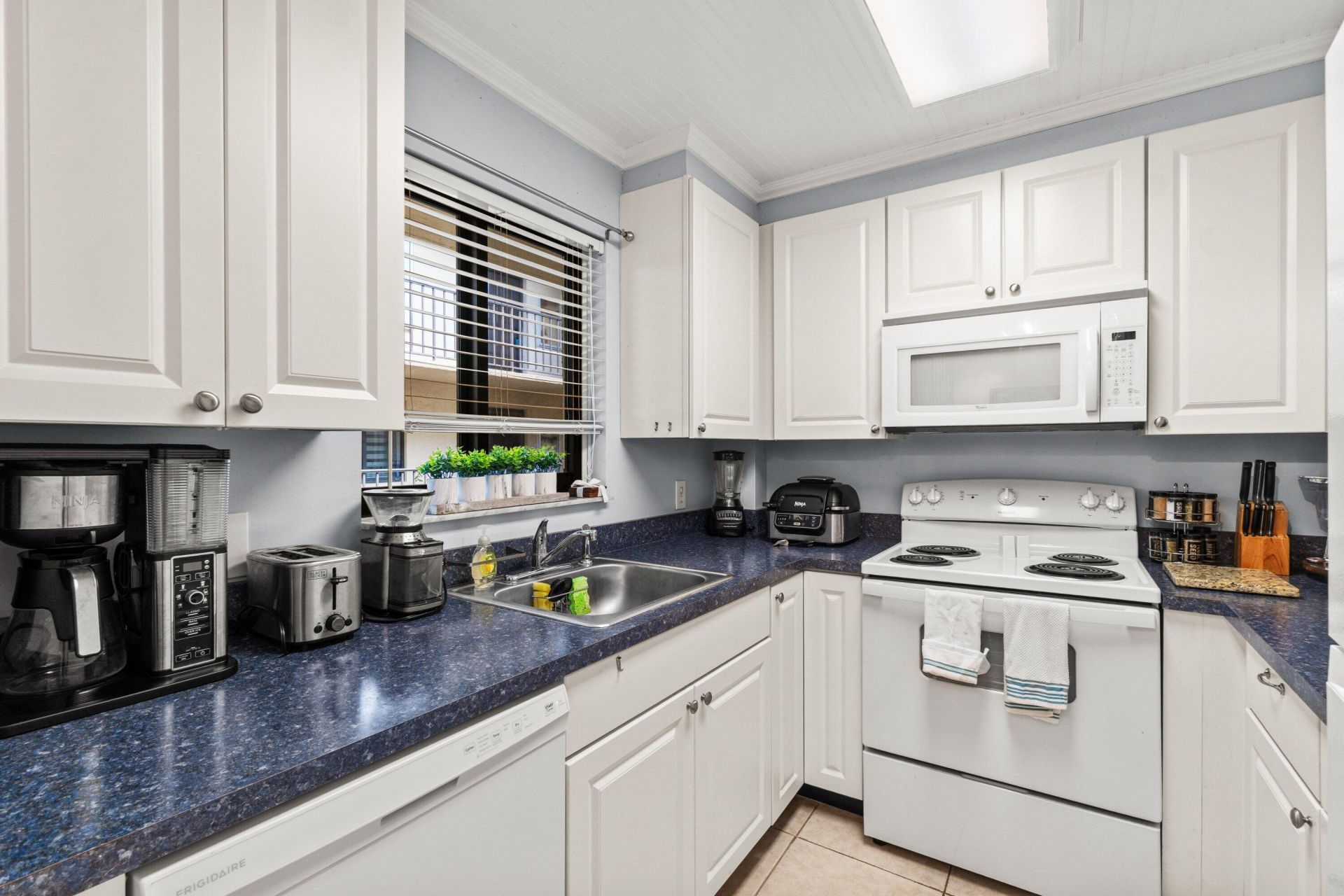 890 N Federal Highway, Unit 311, Lake Worth Beach, FL 33460 Photo