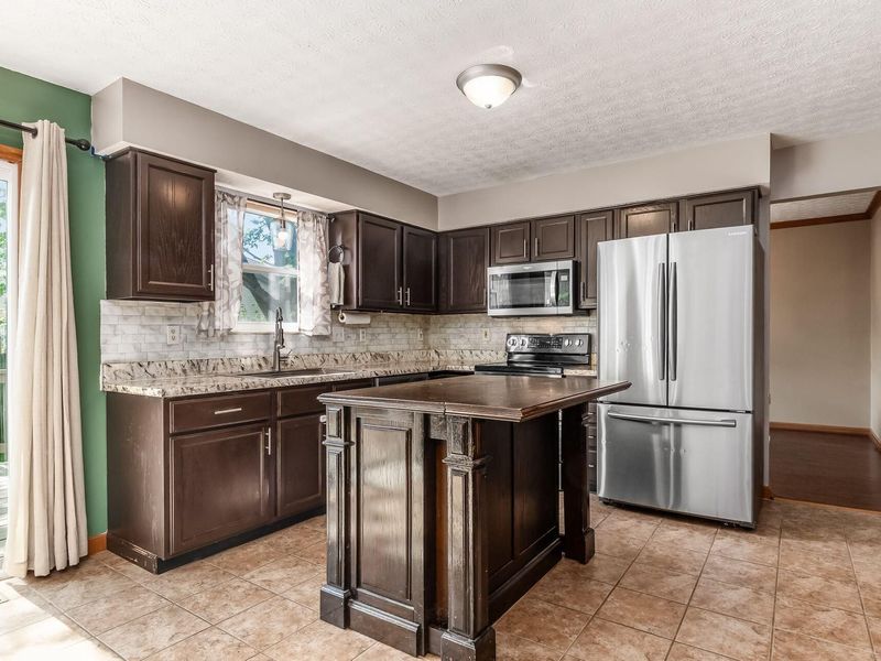 8671 Cadet Drive N, Galloway, OH 43119 Photo 10