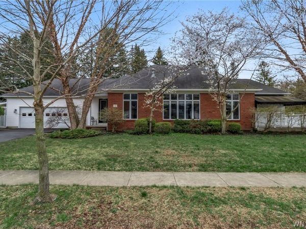 15 Brookshire Court, East Amherst, NY 14051