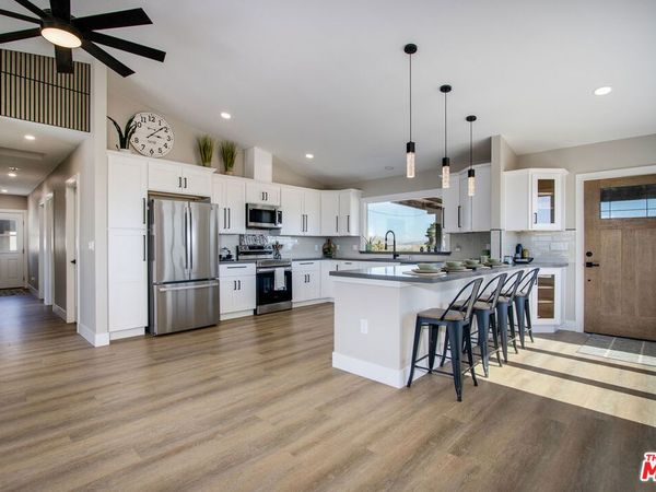 60777 Adele Avenue , Landers, CA 92285