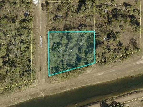 2804 Laura AVE N, LEHIGH ACRES, FL 33971